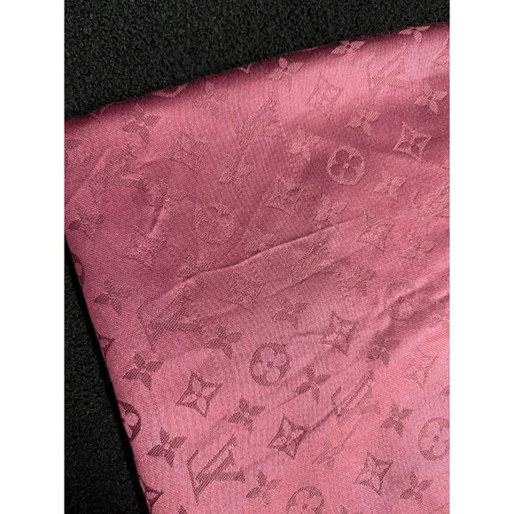 Louis Vuitton Monogram Shine Shawl In Fuchsia Silk & Wool Blend - Picture 6 of 6